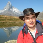 Andreas vor dem spiegelnden Matterhorn am ~Leisee~
